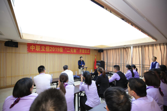 1573783021423002.png blob.png