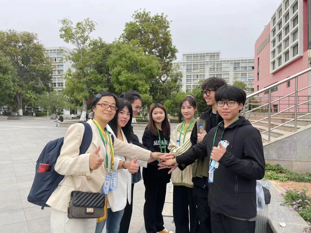 1618223714465991.jpg 9533381a8b9f7d7770b44e9faf75cd9.jpg